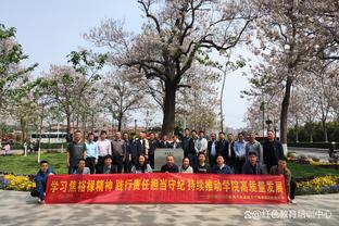 疯狂吃饼！祖巴茨首节4中4拿到8分